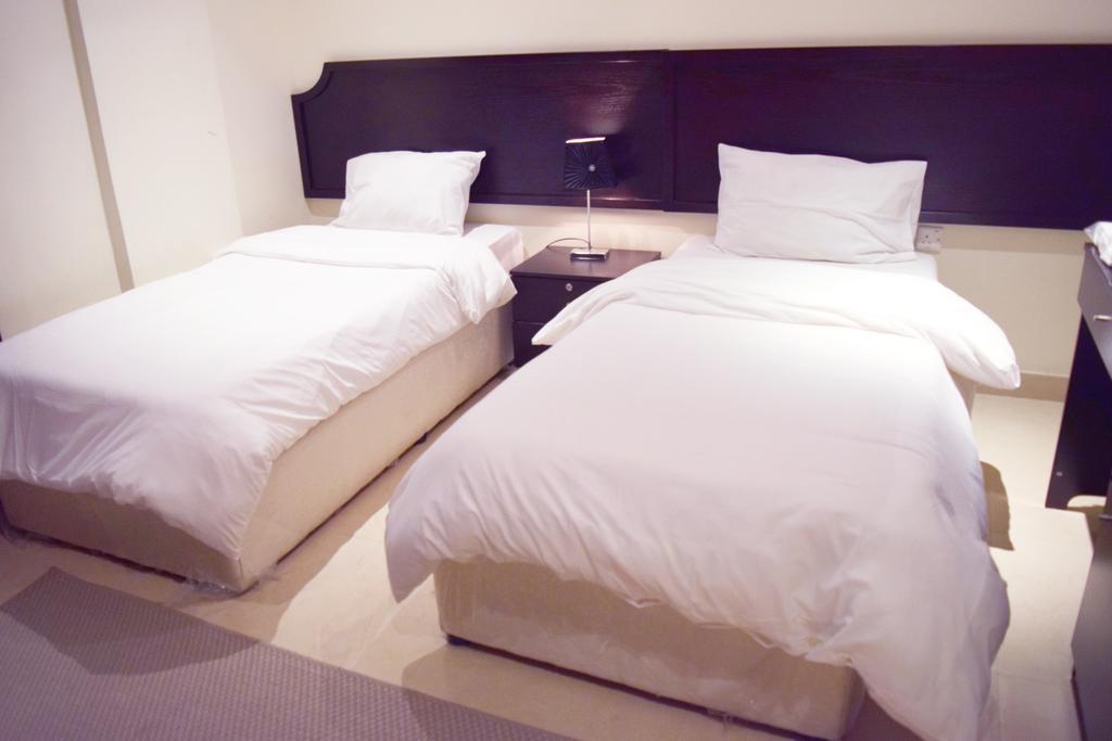 Leaders Plaza Apartments Kuwait City Zimmer foto