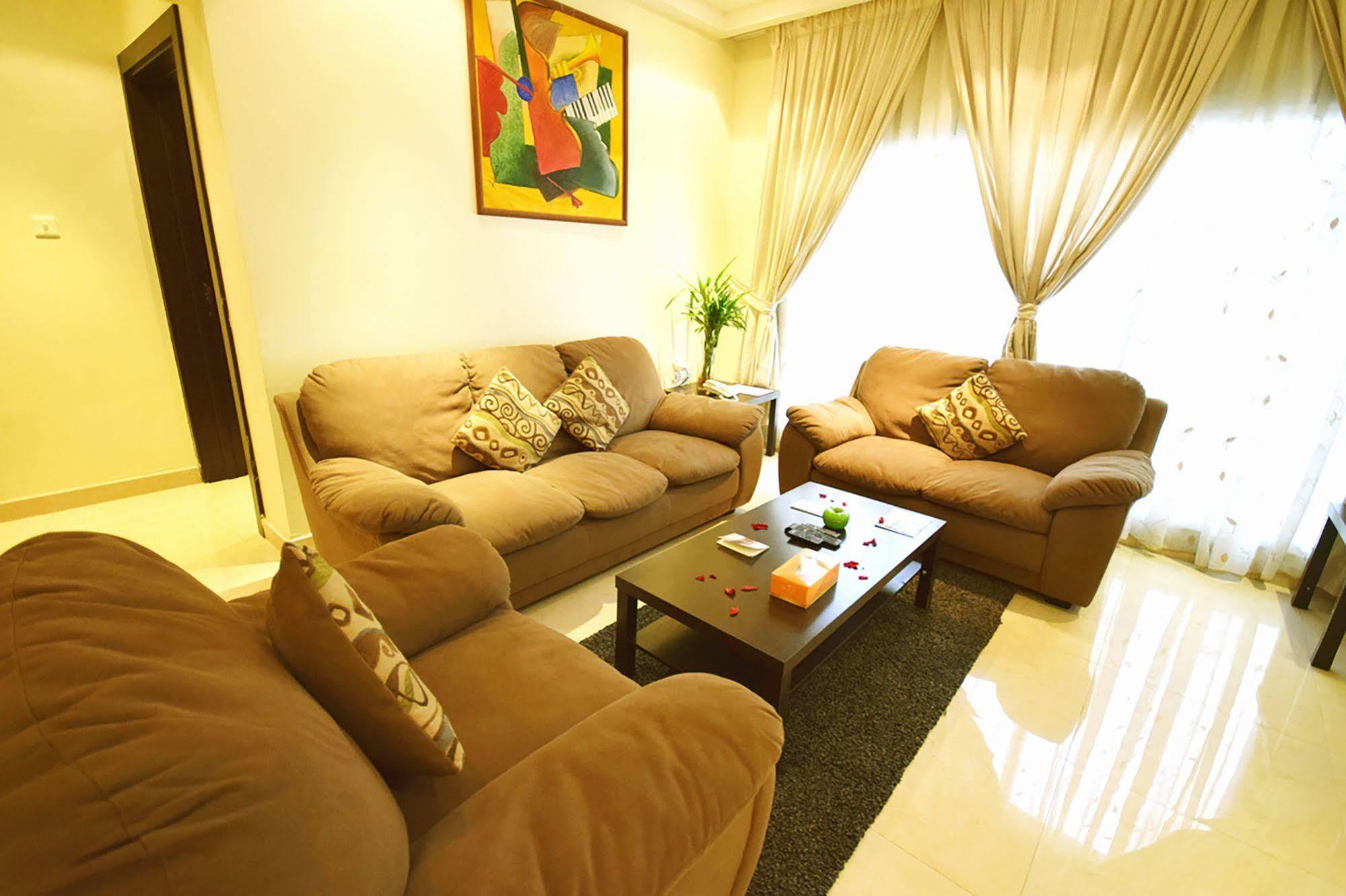 Leaders Plaza Apartments Kuwait City Exterior foto